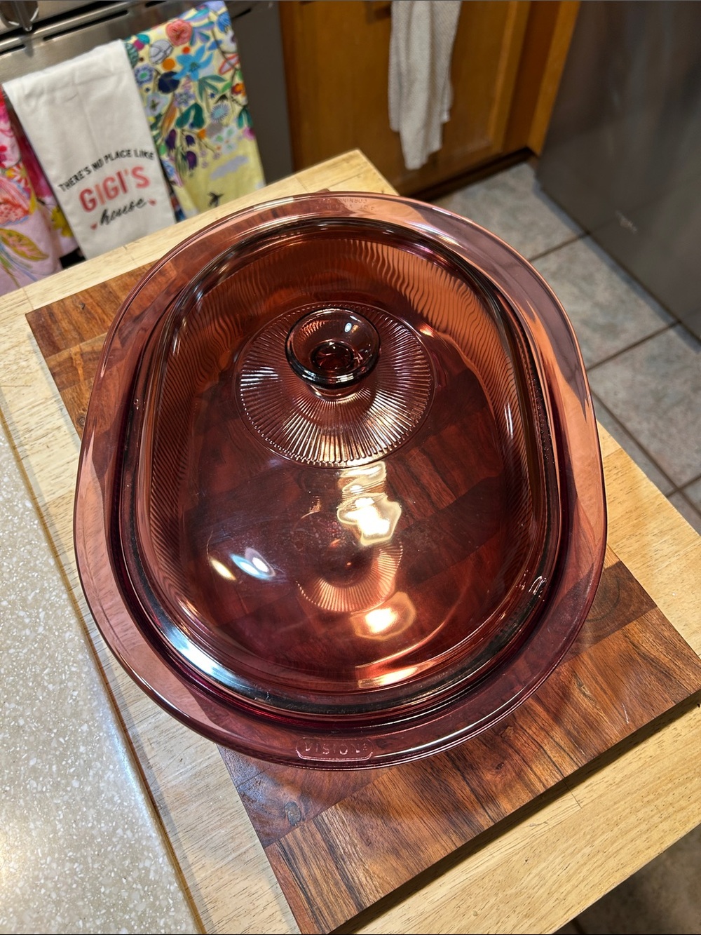 Visions cranberry 4Qt roaster Dutch oven dish. Perfect condition - Picture 2 of 10